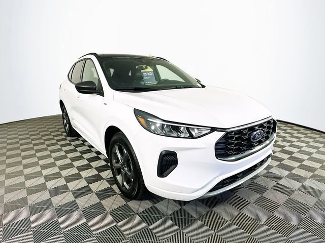 Certified 2023 Ford Escape ST-Line w/ Tech Pack #1 image 8