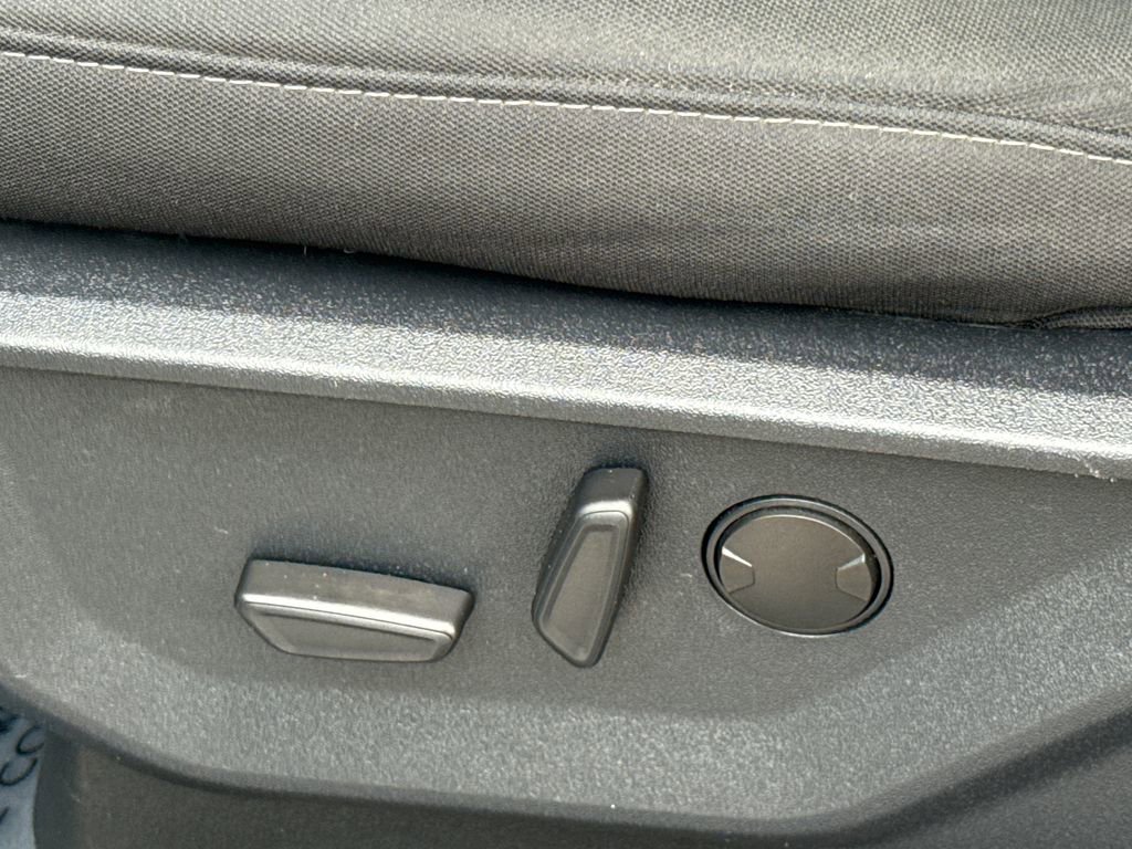 Certified 2022 Ford F150 XLT w/ Equipment Group 302A High image 26