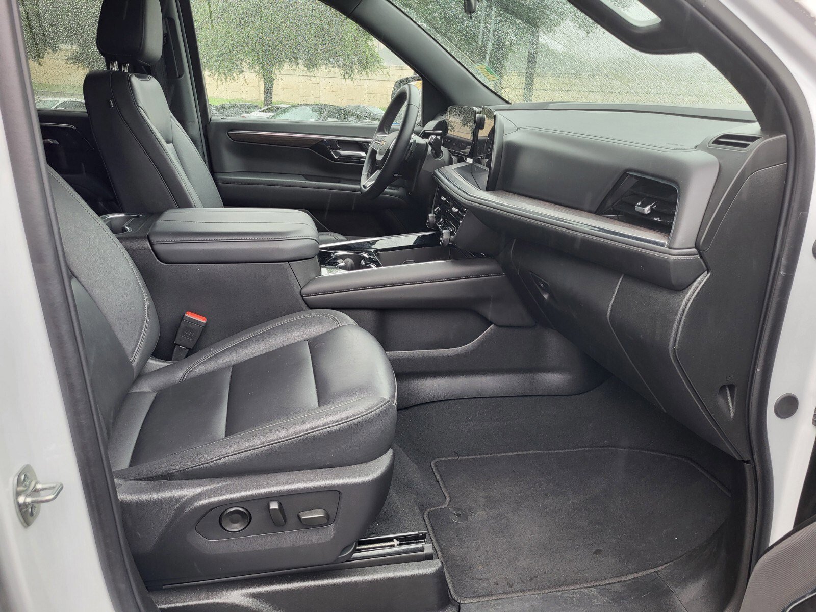 Used 2025 Chevrolet Tahoe LT image 12