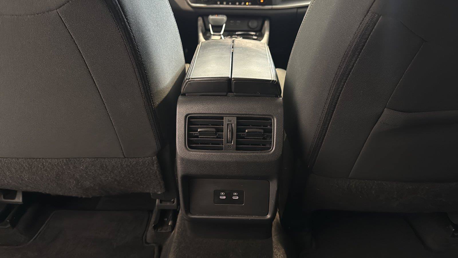 Used 2024 Nissan Rogue SV AWD/4WD image 27