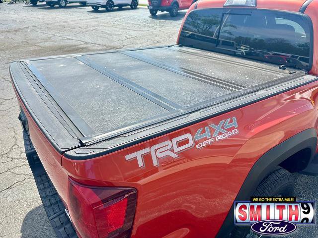 Used 2018 Toyota Tacoma TRD Off-Road AWD/4WD image 16