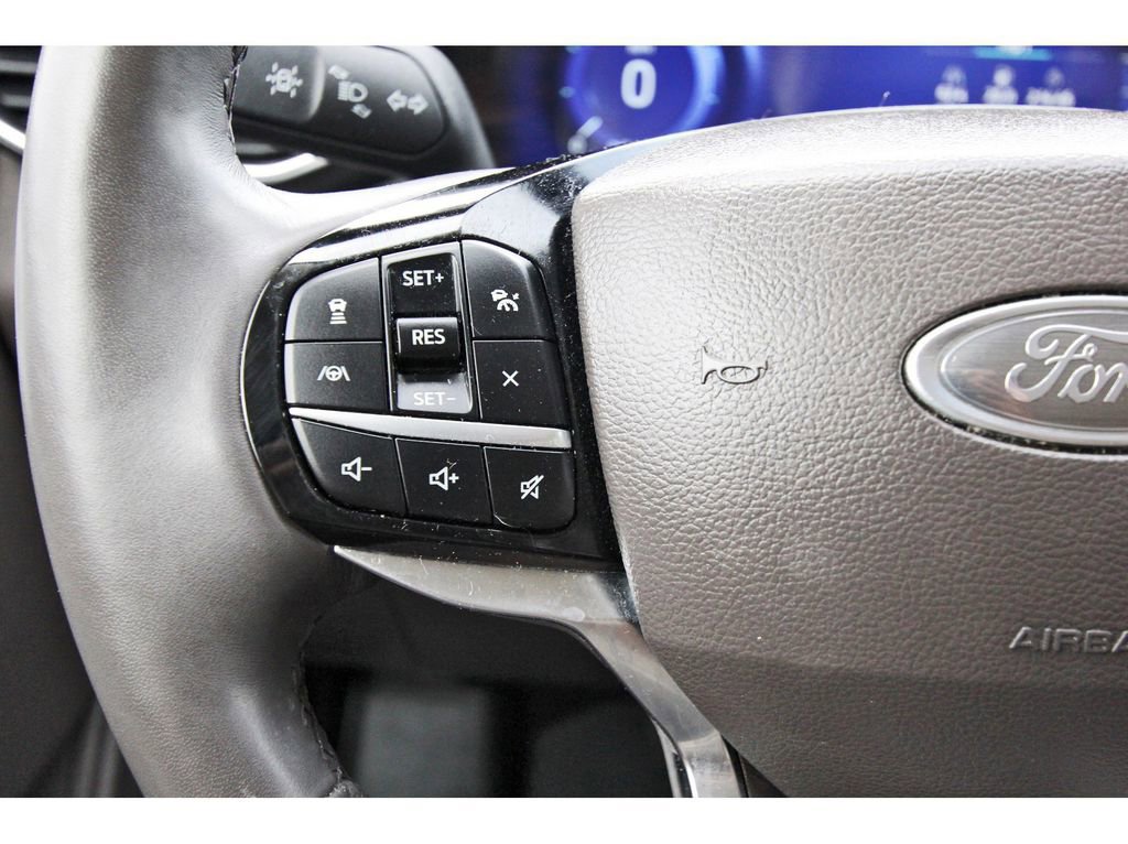 Certified 2024 Ford Explorer Platinum w/ Technology Package AWD/4WD image 19