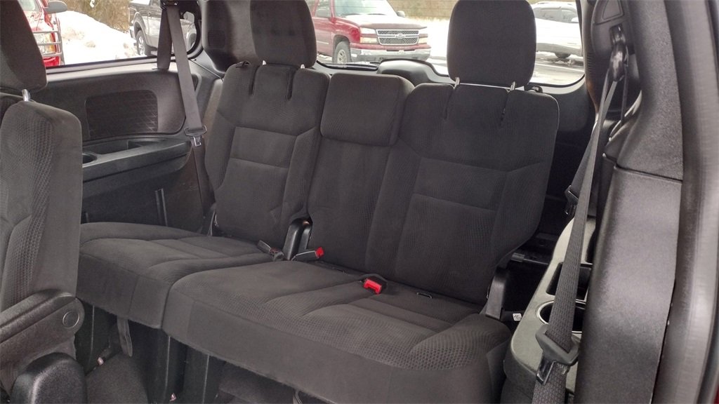 Used 2017 Dodge Grand Caravan SE image 23