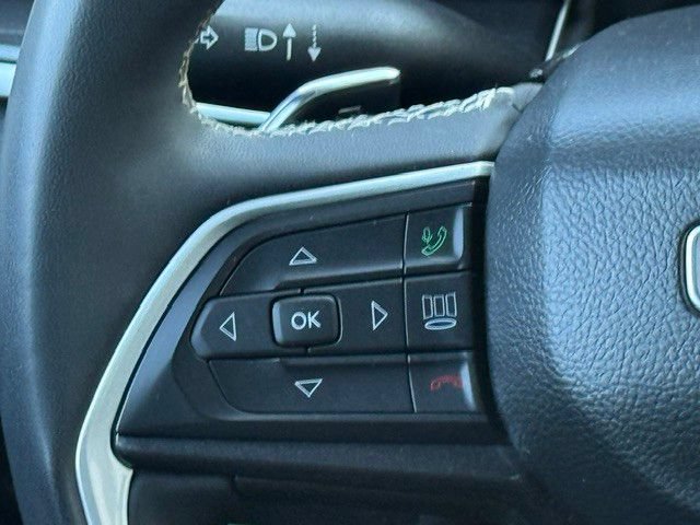 Used 2023 Jeep Grand Cherokee Altitude AWD/4WD image 31