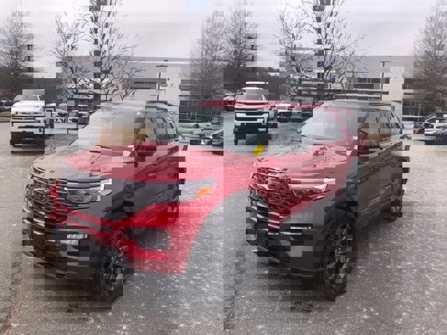 Certified 2021 Ford Explorer XLT w/ Equipment Group 202A image 1