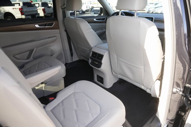 Used 2024 Volkswagen Atlas SE image 14