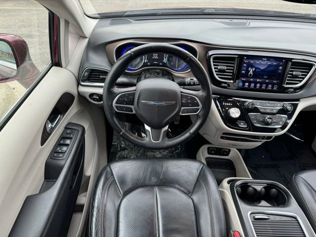 Used 2018 Chrysler Pacifica Touring-L Plus FWD image 10