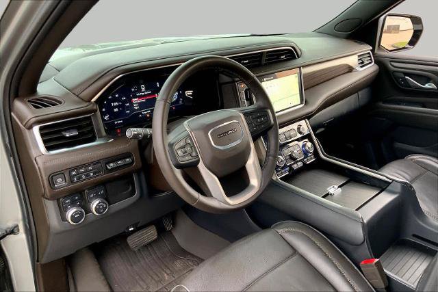 Used 2024 GMC Yukon XL Denali AWD/4WD image 18
