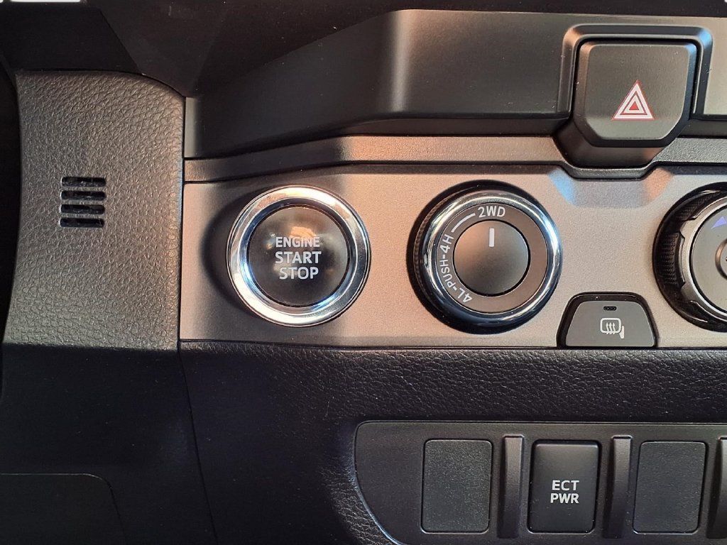 Used 2022 Toyota Tacoma TRD Sport AWD/4WD image 13