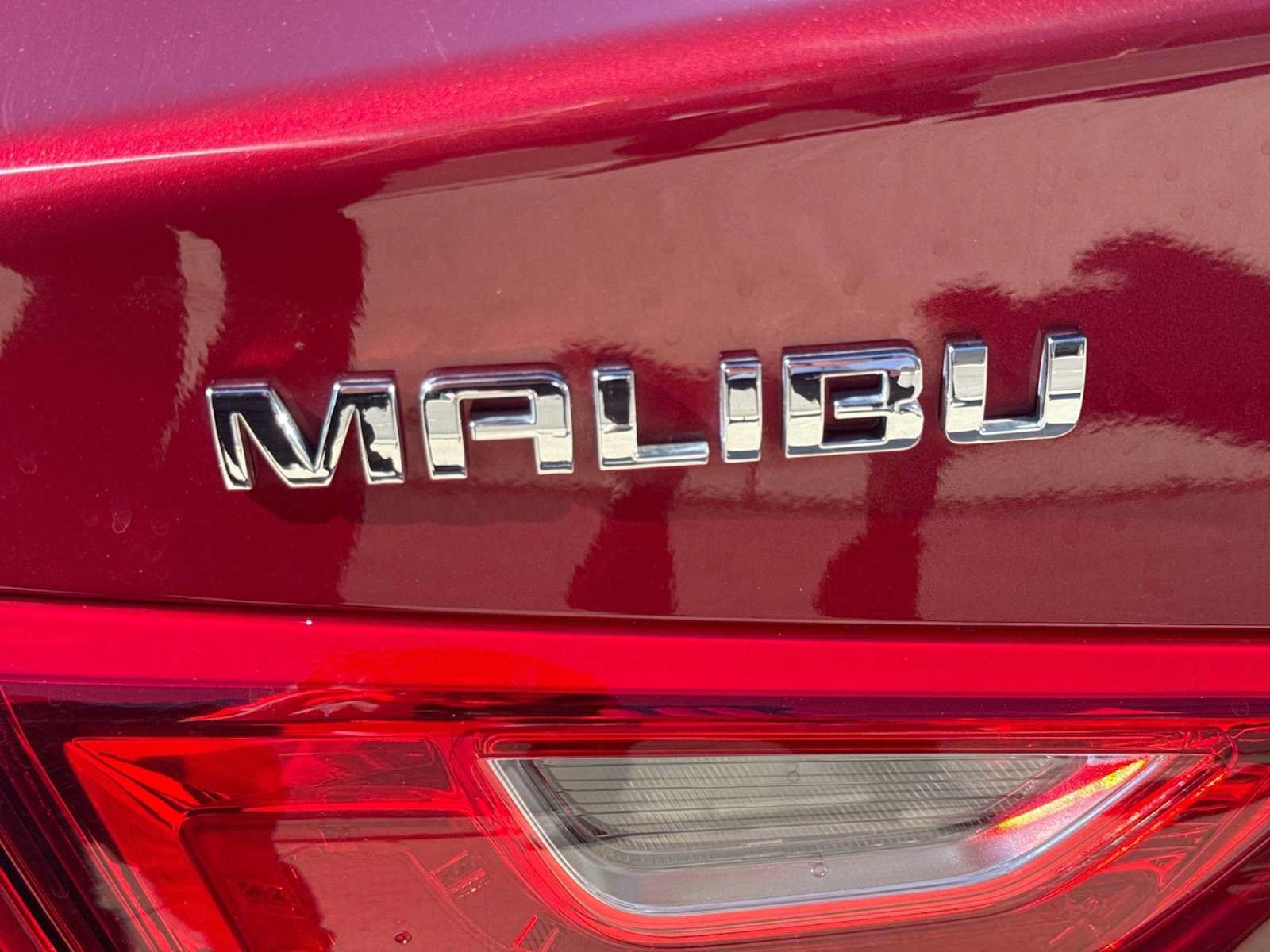 Used 2018 Chevrolet Malibu LT FWD image 12
