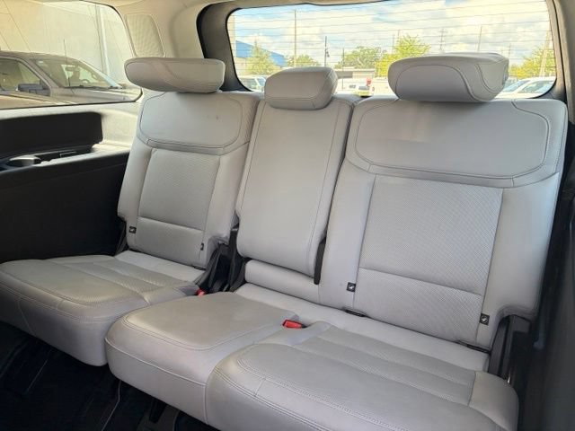 Certified 2025 Ford Expedition Platinum AWD/4WD image 15