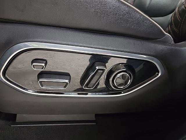 Used 2023 Jeep Grand Cherokee Summit w/ Luxury Tech Group V image 31