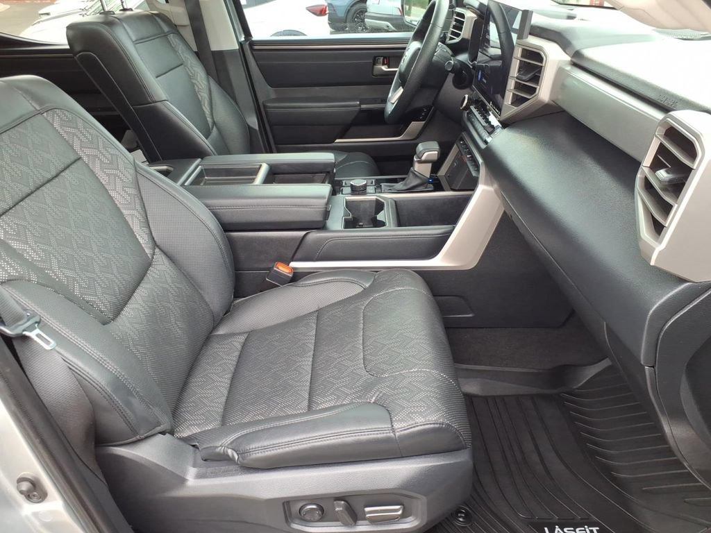 Used 2023 Toyota Tundra Limited AWD/4WD image 4