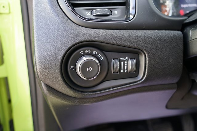 Used 2018 Jeep Renegade Altitude image 13