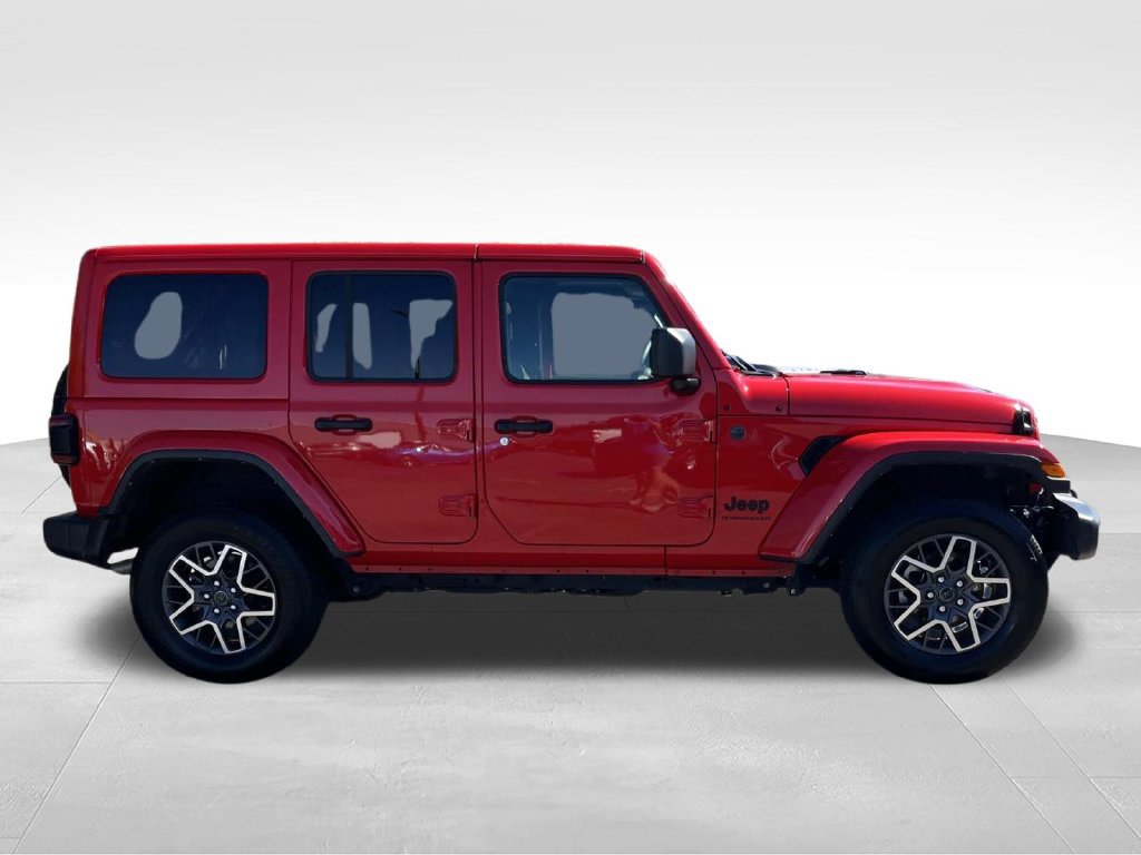 Used 2025 Jeep Wrangler Unlimited Sahara AWD/4WD image 2