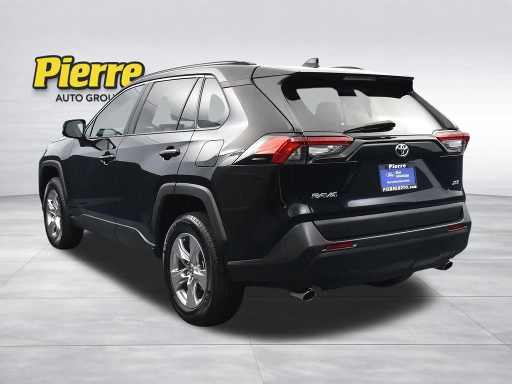 Used 2023 Toyota RAV4 XLE w/ Convenience Package FWD image 4