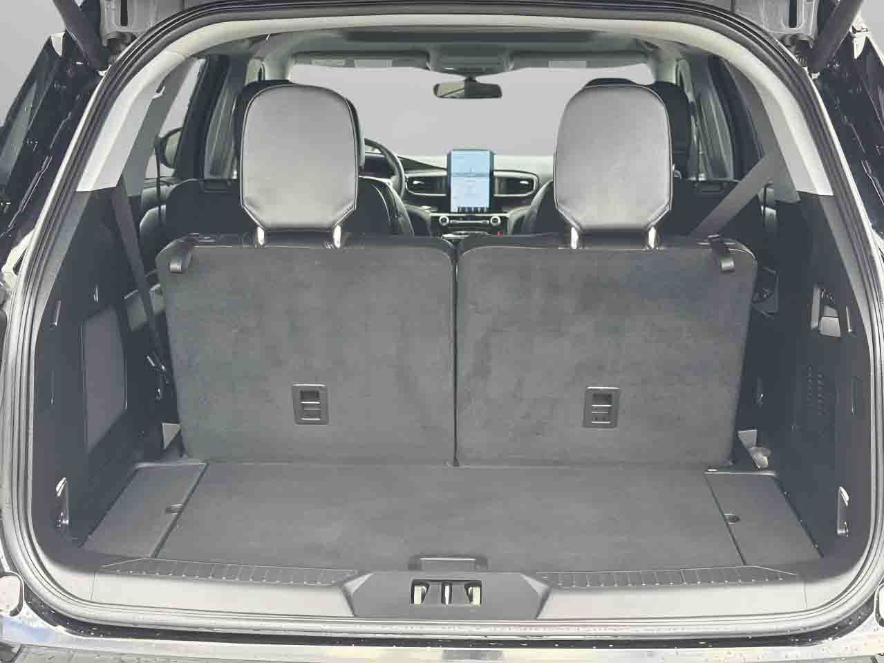 Certified 2023 Ford Explorer Limited w/ Limited Technology Package RWD image 8