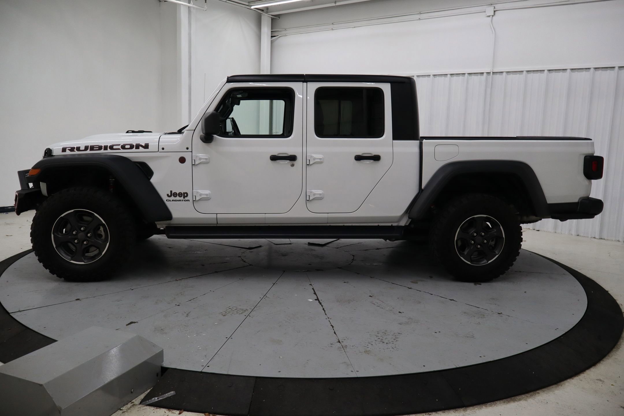 Used 2022 Jeep Gladiator Rubicon w/ Trailer Tow Package image 2