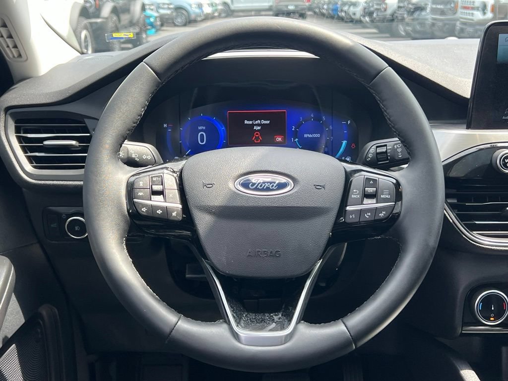 Certified 2022 Ford Escape Titanium w/ Class II Trailer Tow Package AWD/4WD image 22