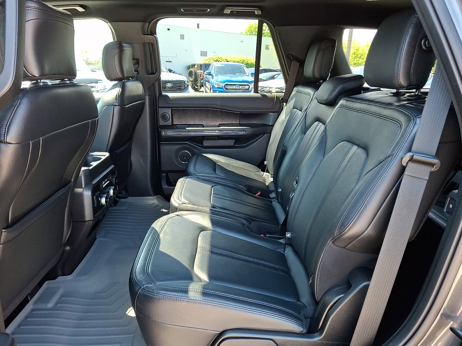 Certified 2019 Ford Expedition Limited w/ Equipment Group 301A AWD/4WD image 13
