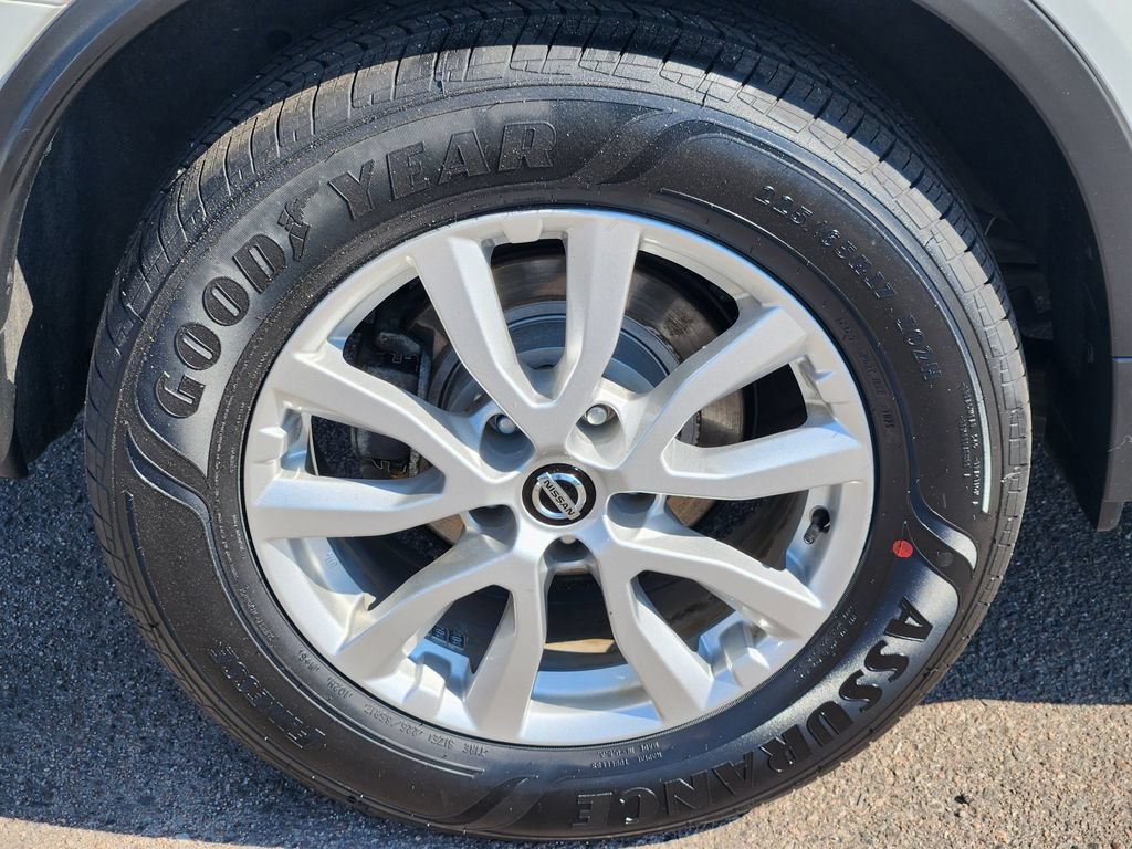 Used 2020 Nissan Rogue SV AWD/4WD image 22