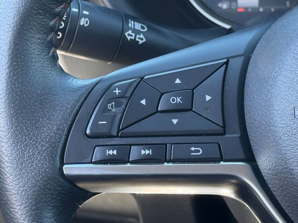 Used 2019 Nissan Kicks SR image 22