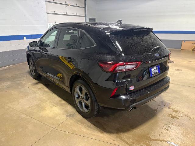 Certified 2024 Ford Escape ST-Line w/ Tech Pack #1 AWD/4WD image 4