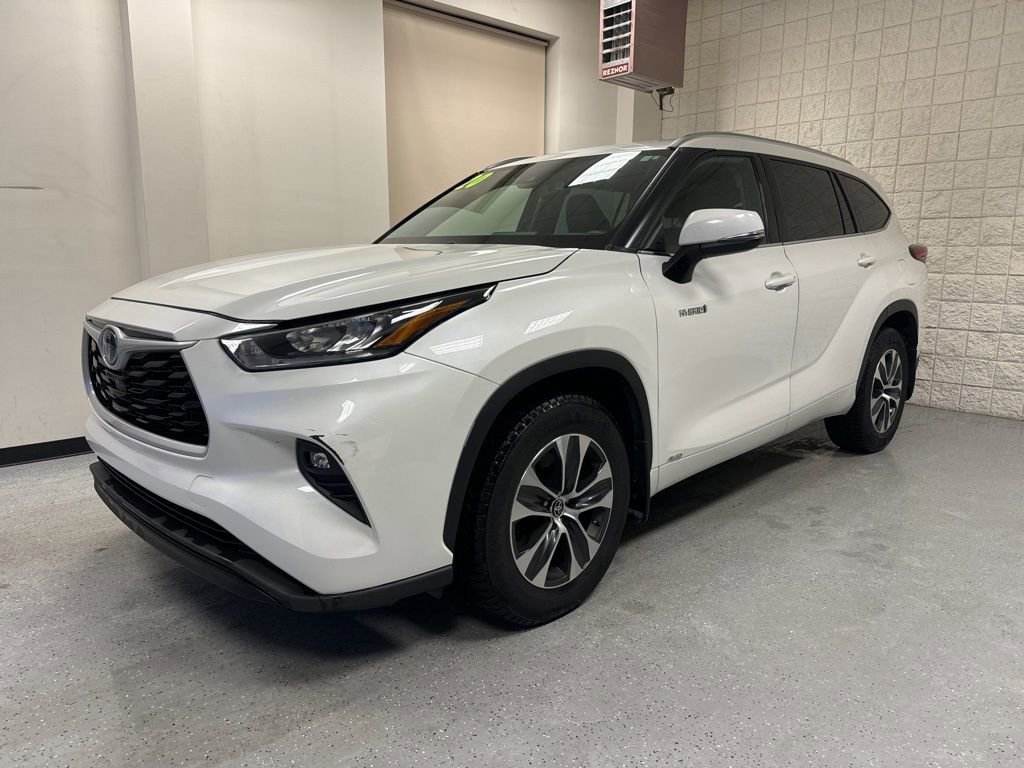 Used 2020 Toyota Highlander XLE image 13