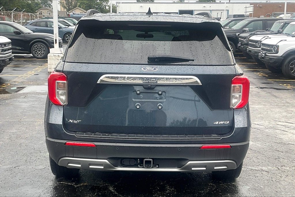 Certified 2024 Ford Explorer XLT w/ Equipment Group 202A AWD/4WD image 3