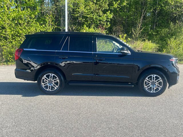 Certified 2025 Ford Expedition Active RWD image 6
