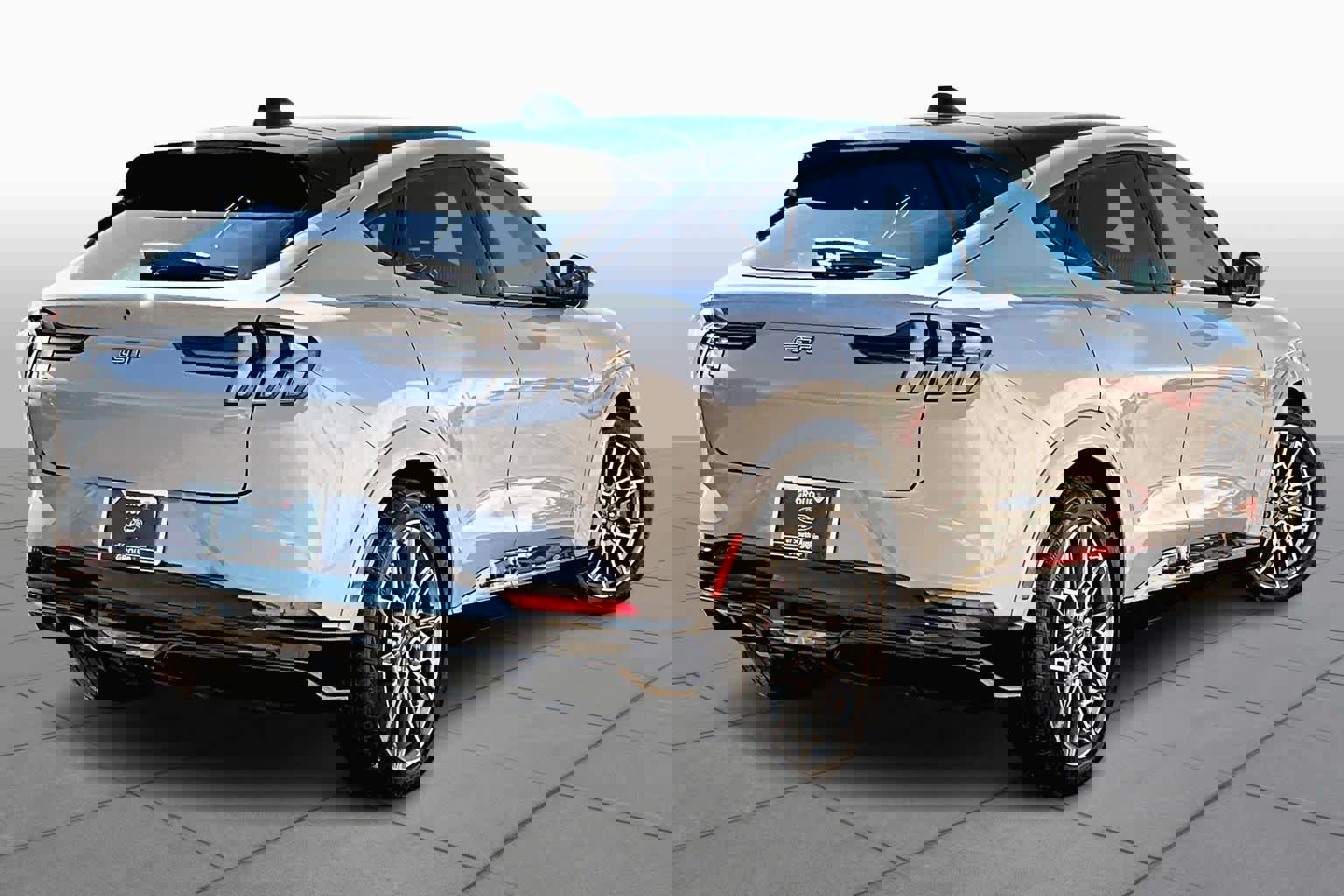 Certified 2025 Ford Mustang Mach-E GT image 3