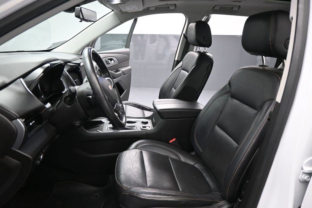 Used 2018 Chevrolet Traverse Premier w/ Driver Confidence II Package FWD image 10