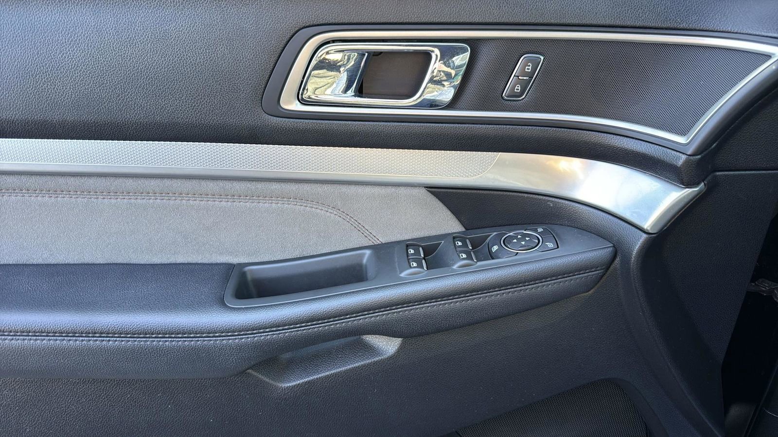 Certified 2017 Ford Explorer XLT w/ Equipment Group 202A image 12