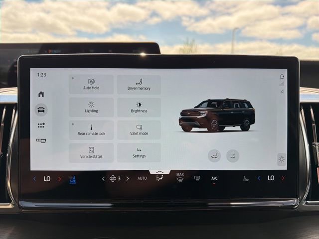 Certified 2025 Ford Expedition Platinum AWD/4WD image 40