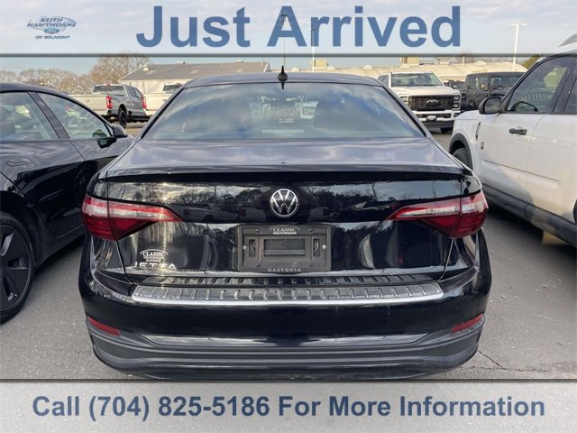 Used 2023 Volkswagen Jetta Sport image 5