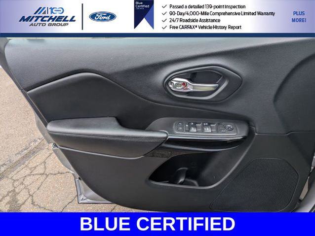 Used 2019 Jeep Cherokee Latitude Plus AWD/4WD image 11