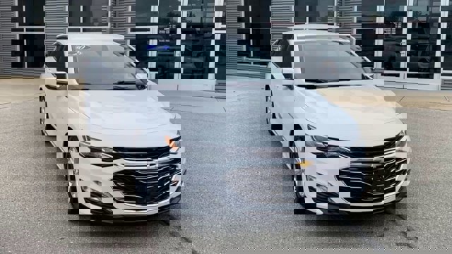 Used 2020 Chevrolet Malibu LT image 4