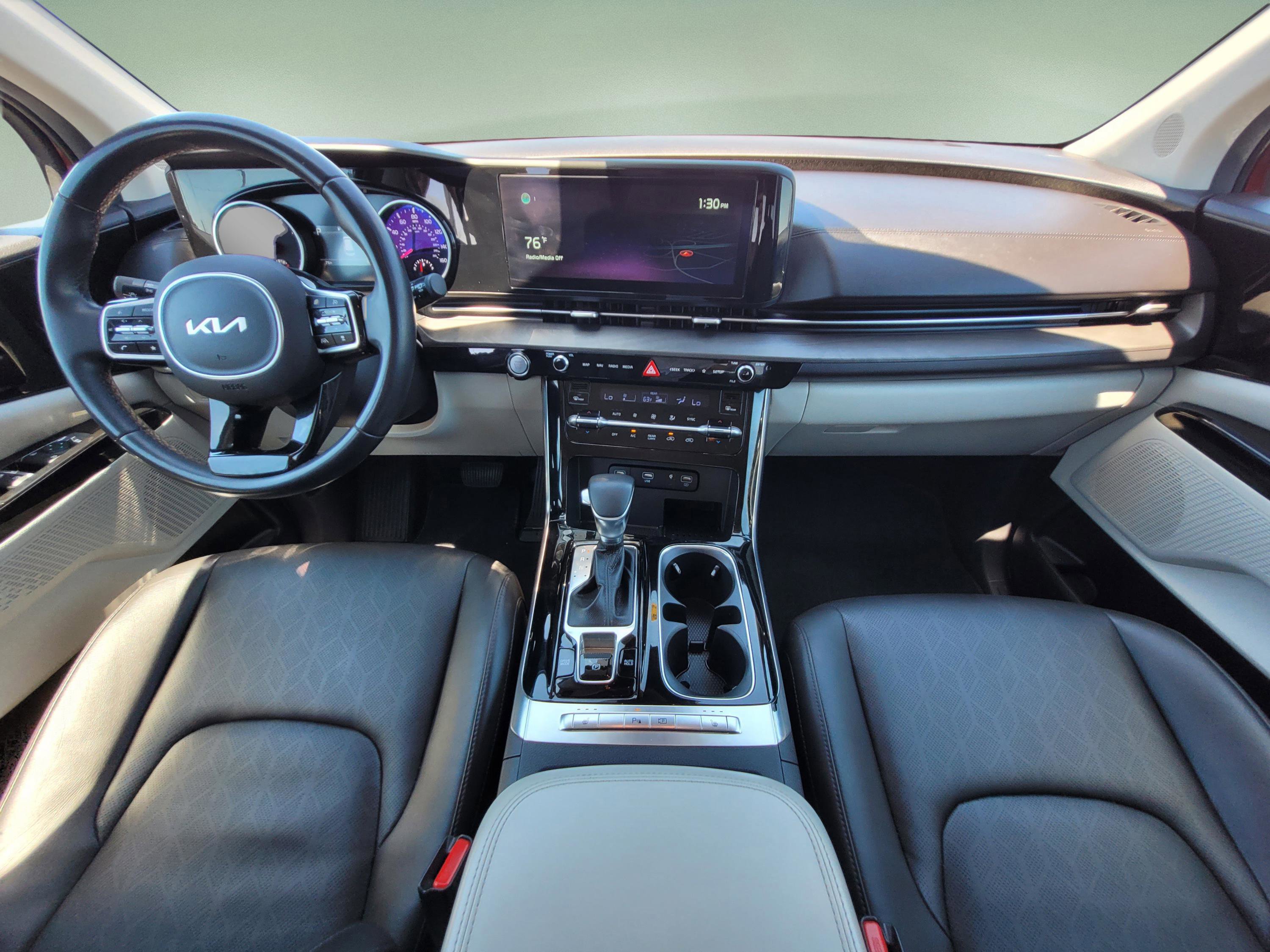 Used 2022 Kia Carnival EX FWD image 15