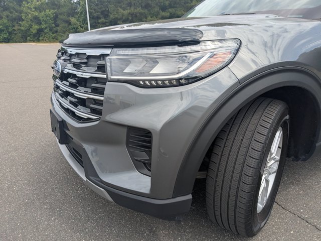 Certified 2025 Ford Explorer Active AWD/4WD image 4