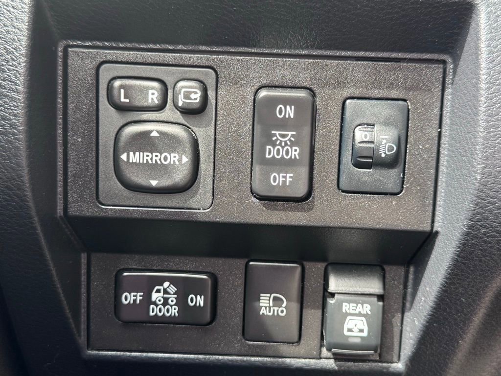 Used 2019 Toyota Tundra Platinum AWD/4WD image 38