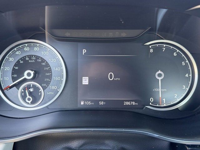 Used 2025 Genesis G70 2.5T image 14