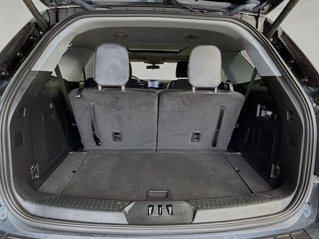 Certified 2022 Ford Explorer XLT w/ Equipment Group 202A image 27