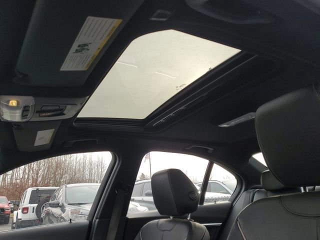 Used 2018 BMW 330i xDrive Sedan w/ Convenience Package image 6