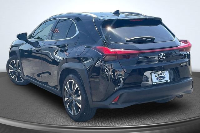 Used 2019 Lexus UX 200 w/ Premium Package FWD image 2