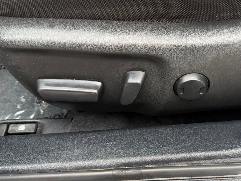 Used 2017 Toyota Camry LE image 19