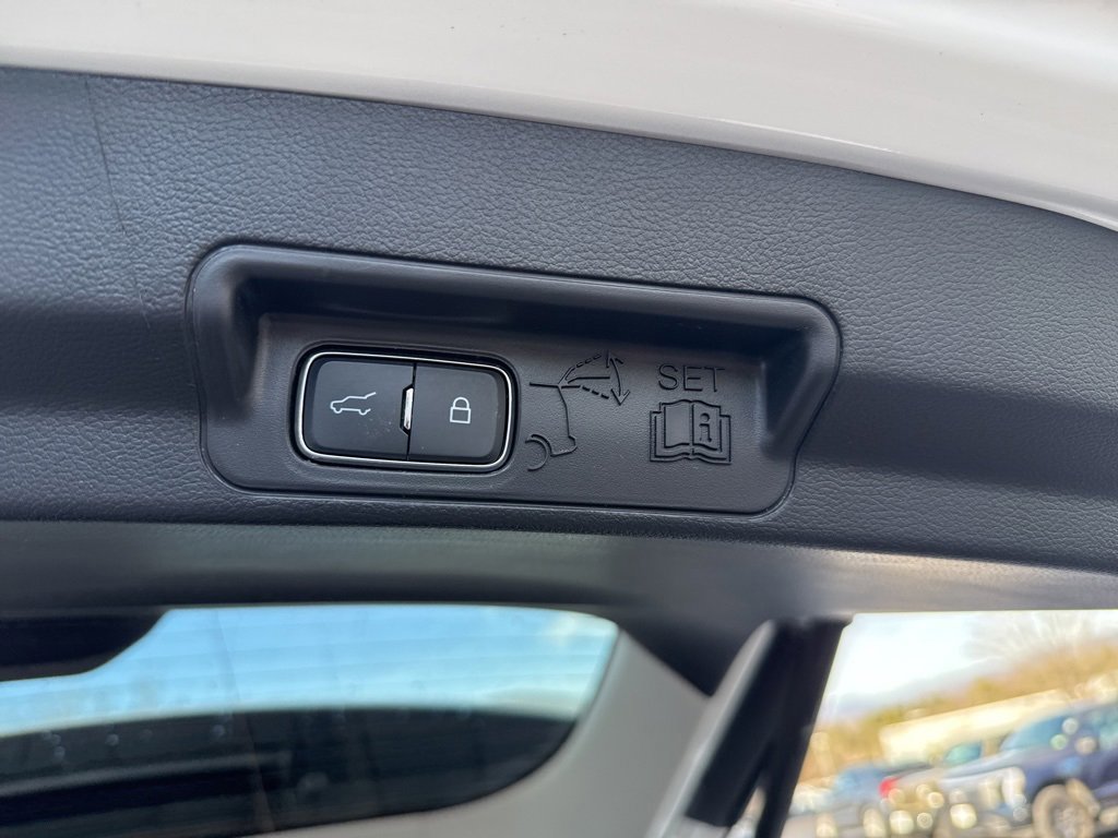 Certified 2025 Ford Explorer Active w/ Active Comfort Package image 30