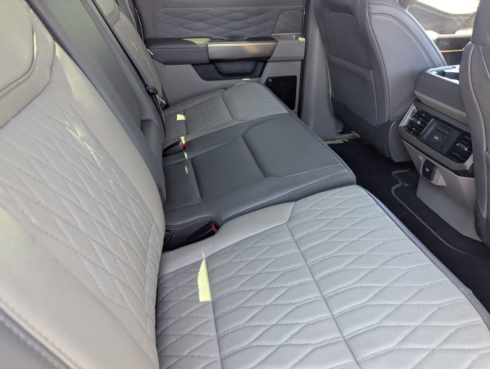 Certified 2026 Ford F250 Platinum w/ Platinum Plus Package AWD/4WD image 14