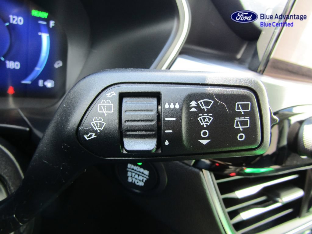 Certified 2022 Ford Escape Titanium FWD image 32