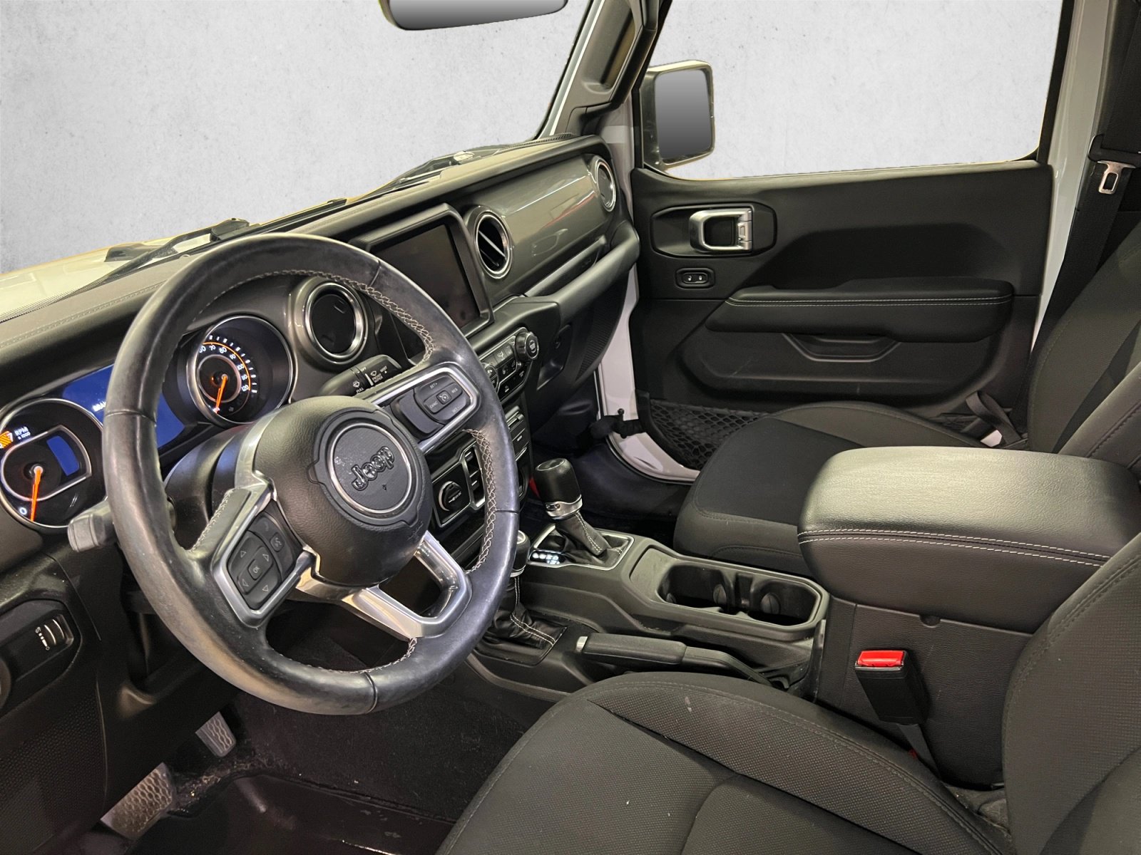 Used 2023 Jeep Wrangler Unlimited Sahara w/ Cold Weather Group AWD/4WD image 10