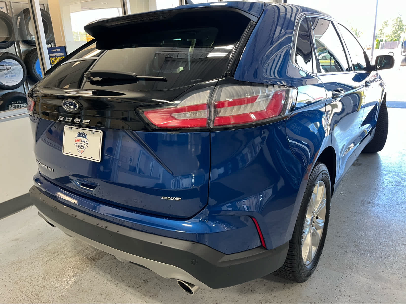 Certified 2022 Ford Edge Titanium AWD/4WD image 9